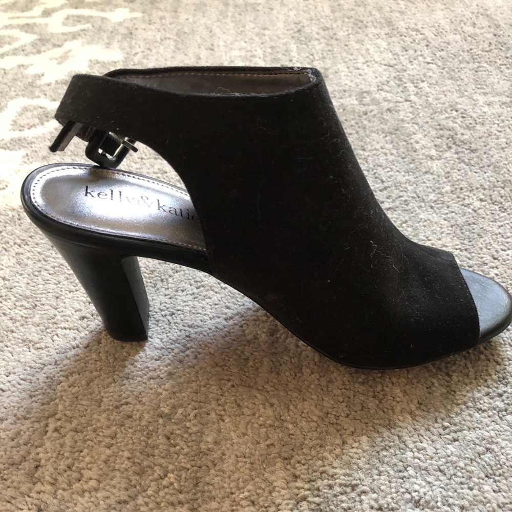 Kate and Kelly peep toe heels! Black velvet size 7